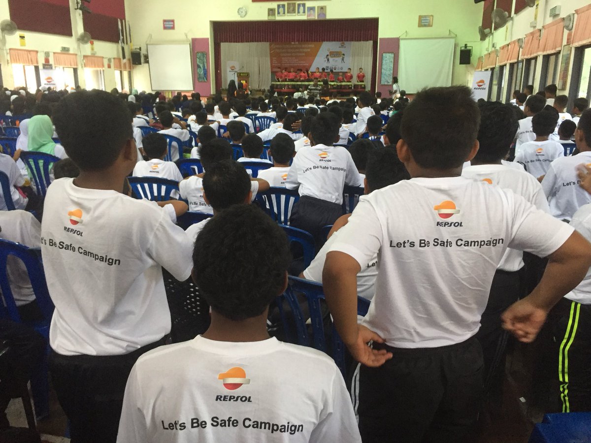 akarumbispace's tweet photo. Lets Be Safe Cheneh! Terengganu
@RepsolOilMY @Repsol 

#LetsBeSafe
#RepsolMy
#WeAkarumbi https://t.co/slbTBh3VSW