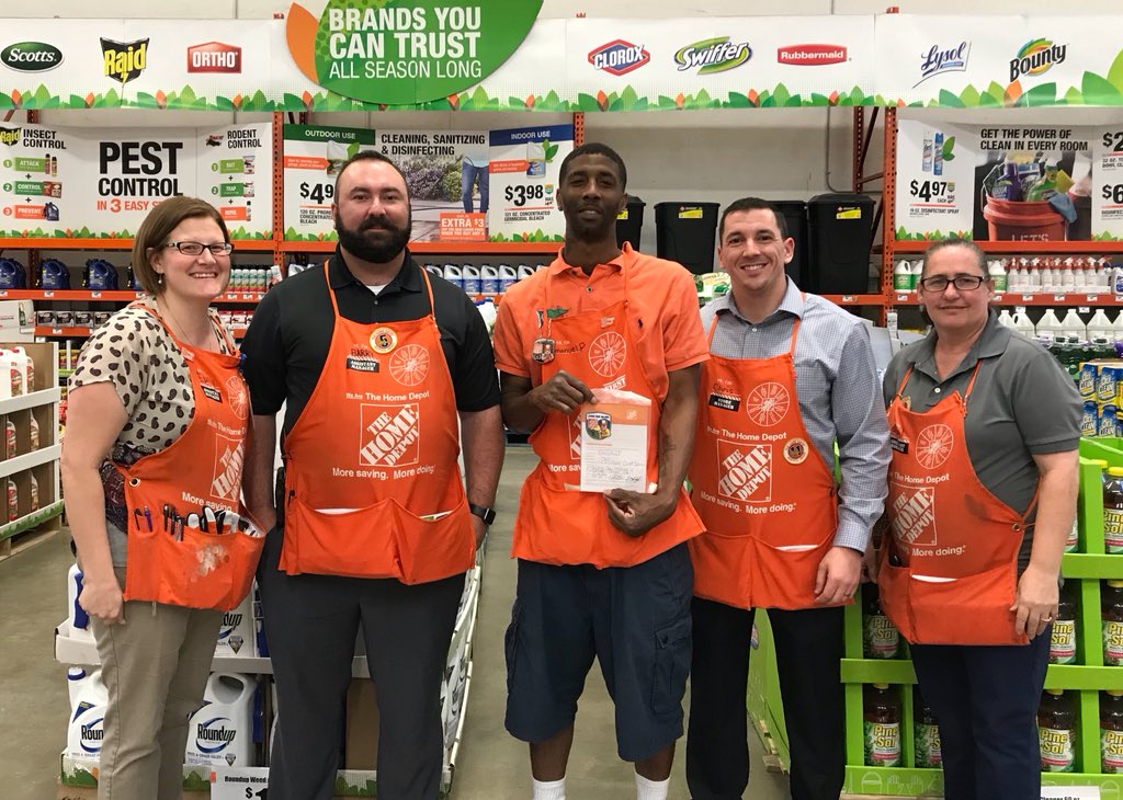 woodfordTHD's tweet photo. Homer award for new associate Emanuel! Recognized by the managers for giving excellent customer service!! Customer hunted us down to rave about him! #thd360 #goingaboveandbeyond #beastmode #thisguyisgoingplaces #flash #neverstops https://t.co/ZulJ1L1967