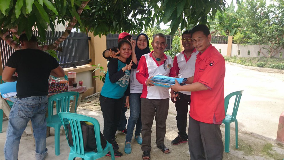 KawiPdi's tweet photo. Wooww...Gratis untuk masyarakat.

Bersama untuk Kebersamaan.
Salam persaudaraan.
Mari segera Daftarkan diri anda untuk peninggkatan Hak kepemilikan atas Tanah dan Bangunan dari SKGR menjadi SHM ( Sertifikat Hak Milik ).

#MARDEKA https://t.co/zNj7I694Yz