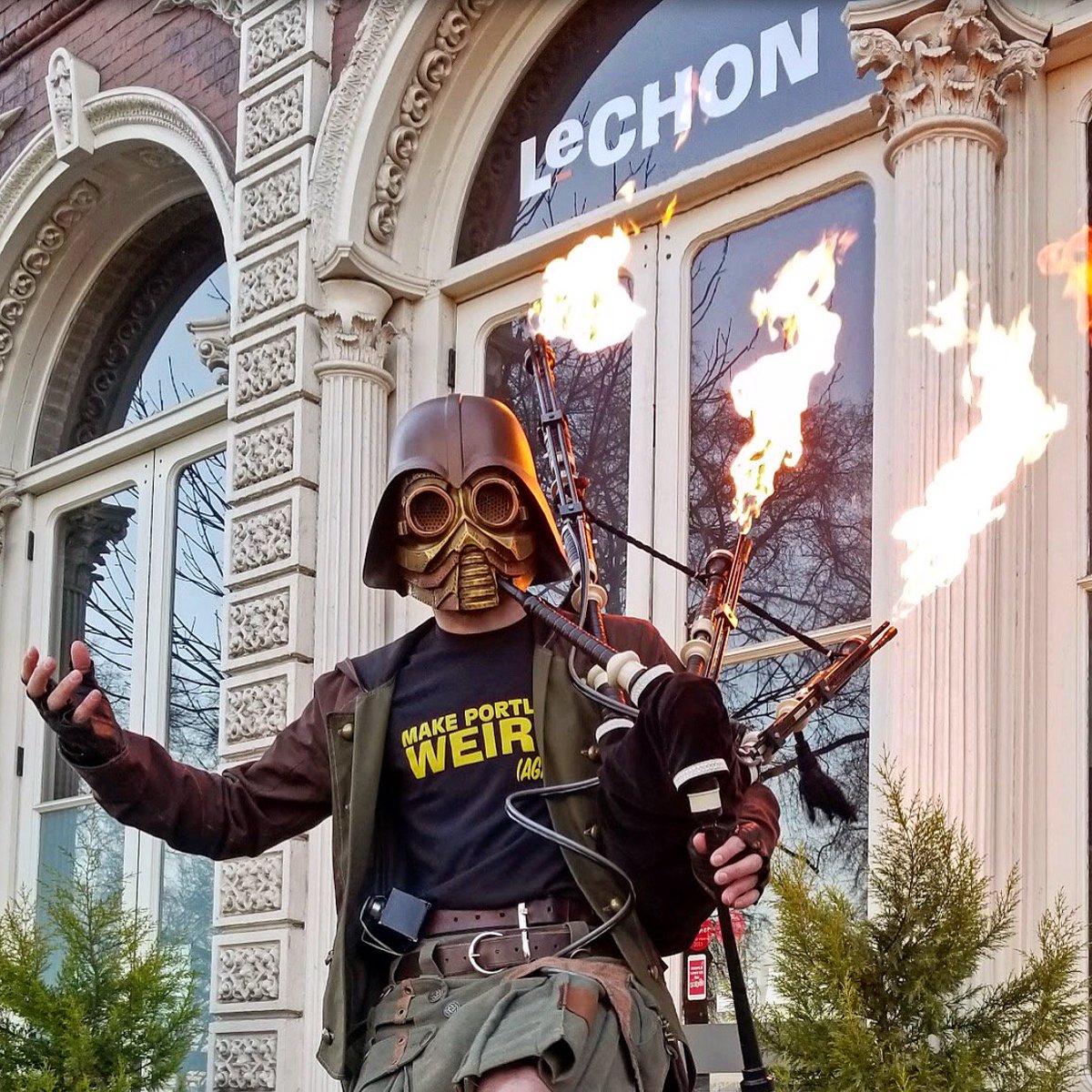 inDowntownPDX's tweet photo. Dining Month is literally heating up! Watch out Portland, @TheUnipiper is eating delicious food at @lechonpdx! #dinepdx #downtownpdx #travelportland https://t.co/NFj0QqPiyt