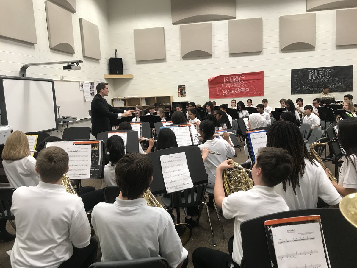 phillionce's tweet photo. @mercermsmusic Nice job Mercer 7th grade Blue Band and Yellow Band! We will see on the stage @WillardLCPS https://t.co/EEEbIO7XpX