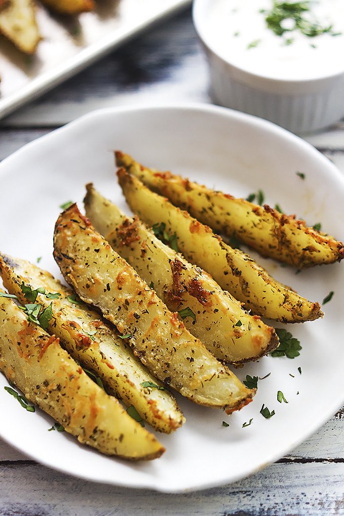 firechefapp's tweet image. Spicy up your dinner with a side of these garlic parmesan potato wedges. Find the recipe on the FireChef app!