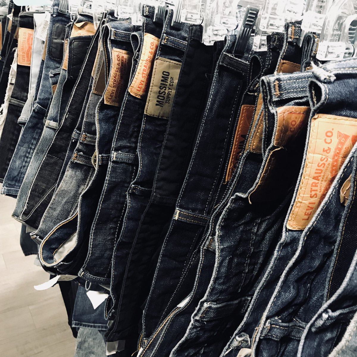 PCTemecula's tweet photo. Our men’s denim is 50-70% off original retail values! Don’t spend full price when you can score a deal with our discounted gently used items!!
#platosclosettemecula #mens #mensfashion #mensoutfit #mensootd #mensstyles #denim #levi #activerideshop #huf #obey #mossimo https://t.co/rPqRJJxqpV