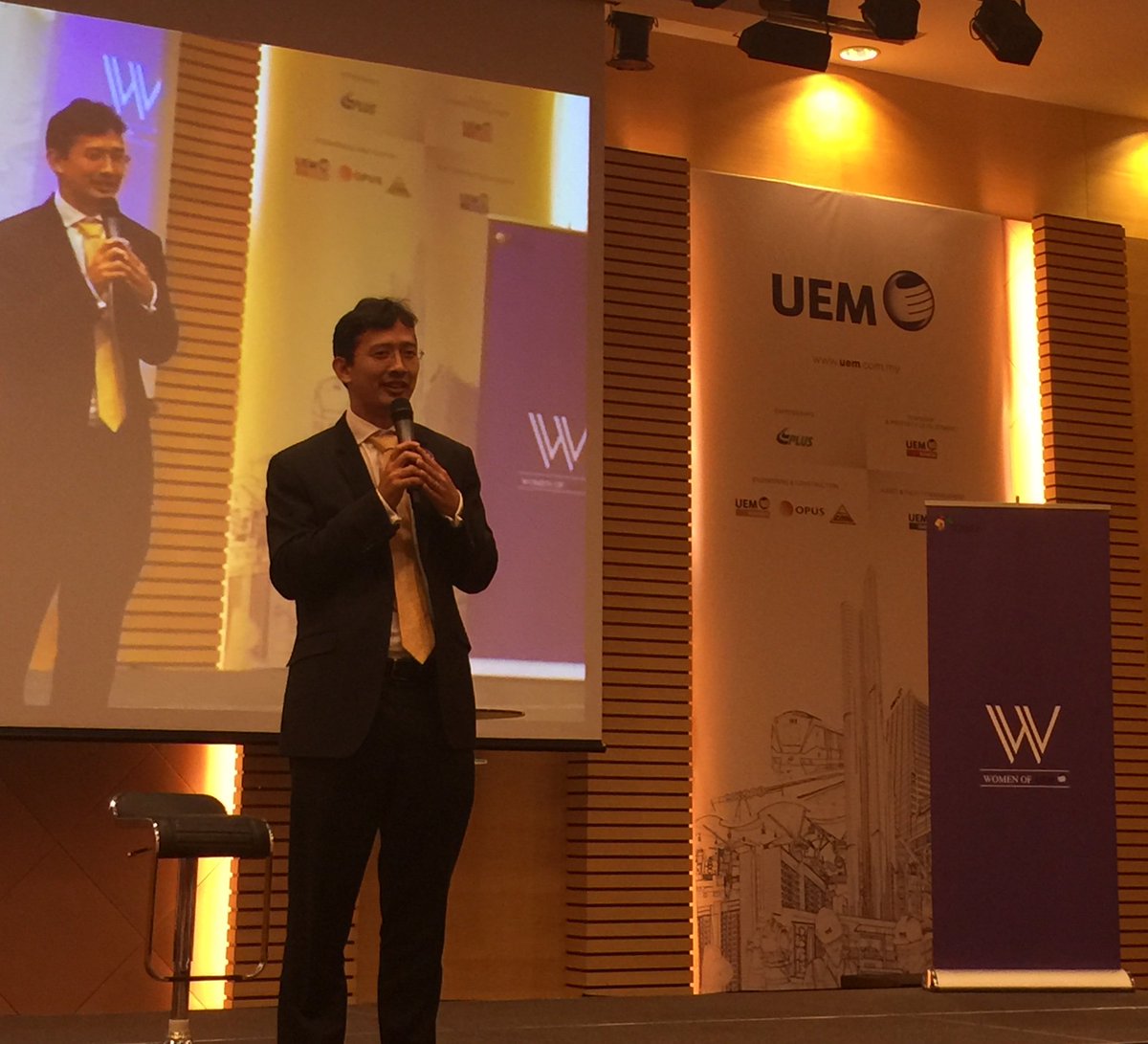 Sarah Lee tweet media