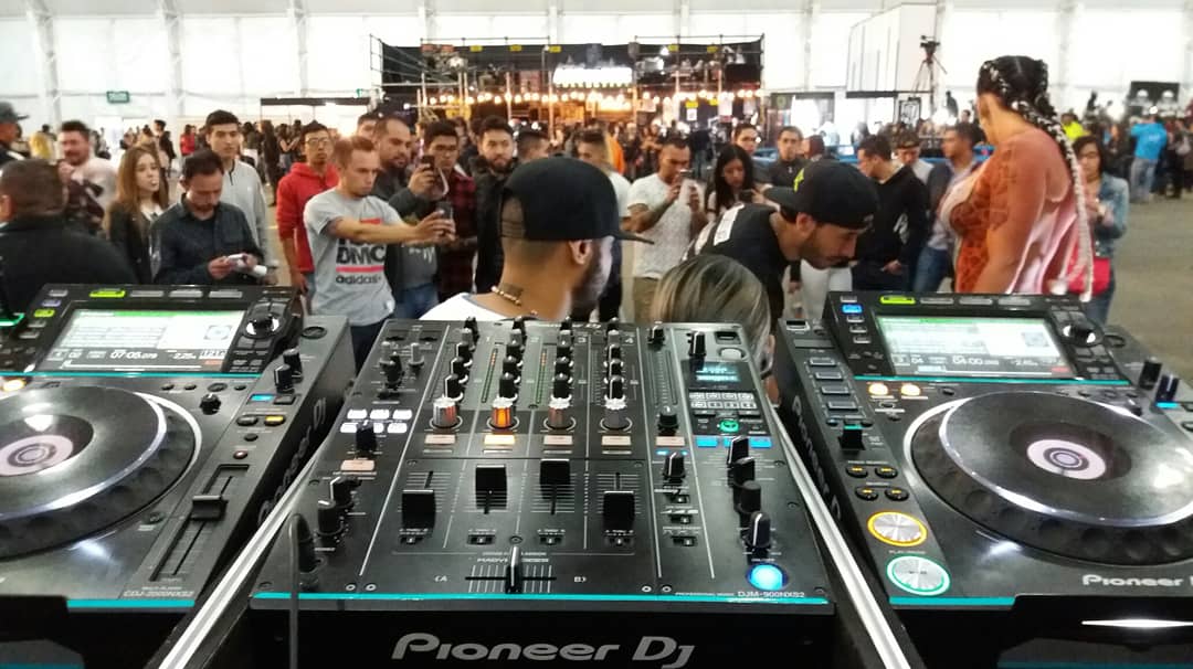 djwilth's tweet photo. Horus Productions & Fiebre Eventos
Γxito total en el Tattoo Music Fest en Corferias
π§ππππππππ₯β¨π₯π½
#HorusProductions #Corferias #TattooMusicFest #ElectronicMusic #TribalHouse #Music #Groove #ILoveMusic #Djs #Dj #Wilth #DjLive #DjShow #DjCulture #OverdoseMusicAgency https://t.co/pohhyKlKnx