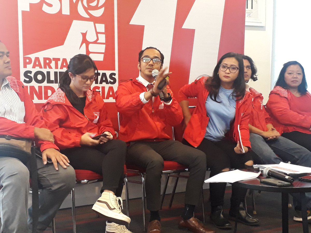 psi_id's tweet photo. "Bonus Demografi terjadi sejak tahun 2015 dan akan mencapai puncaknya pada 2035. Momentum ini harus kita manfaatkan!" @Uki23 , Ahli Demografi dan Bacaleg PSI #InternationalWomensDay #SolidarityLecture https://t.co/sXZzQA6Pco