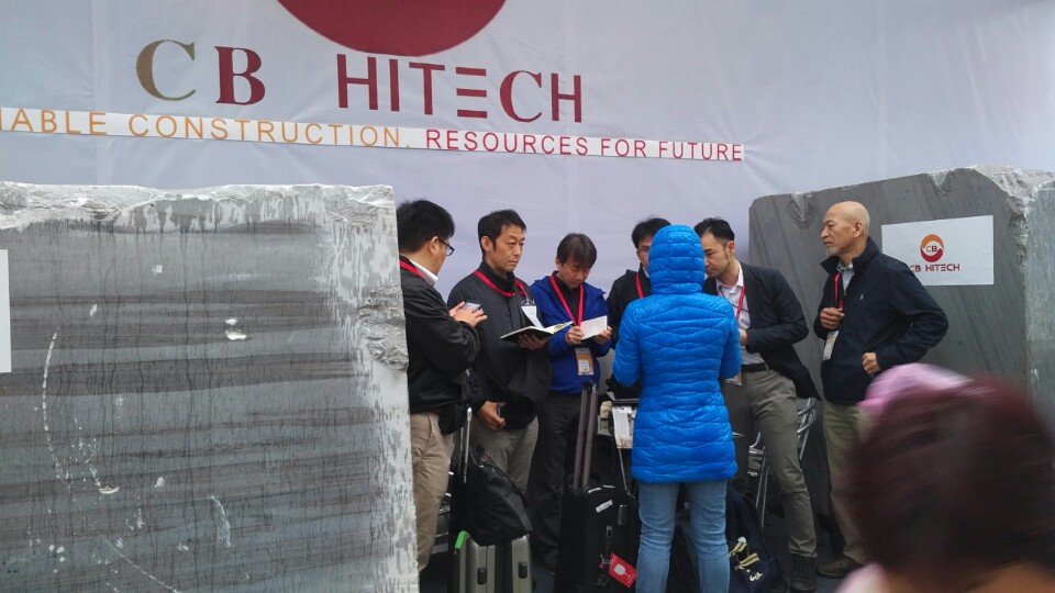 CbHitech's tweet photo. [3rd day] In spite of the falling rain,  our first Japanese visitors  from Yabashi Marble company still express their utmost interest and  enthusiasm towards CB Hitech's Jupiter Grey Marble products.
#XiamenInternationalStoneFair, #Stonefair, #jupitergrey, #jupitergreystone https://t.co/sS7hAnmFsT