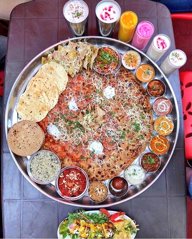 Who’s up for a BAHUBALI MEAL?! 😱😱 RT IF U LUV THALIS! ❤️

BAHUBALI THALI comes with a 22 inches Humongous Paratha and loads of delicacies! 
Loc: Housefull Paratha, JM Road, Pune👈

Pic by @pet__aur___plate 📷
#HappyWomenDay