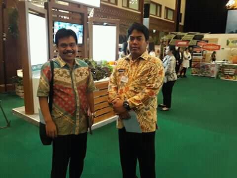 ILipzar's tweet photo. #Prukades Kopi Arabica Toraja Sapan. Penandatanganan MOU Wabup Toraja Utara dgn Mitra di JCC dihadiri Wapres
@jokowi
@EkoSandjojo
@anwsanusi 
@taufikmadjid71 @fachrilabalado 
@P3MDTorajaUtara
@kopitorajasapan
#TPPISulsel 
#TorajaUtara https://t.co/9svsydxD7C https://t.co/TmoEhmXfZ3