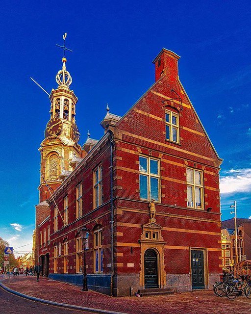 idbinawan's tweet photo. Revisiting my HDR work. The Heinen Delftware Shop at the Munt square in Amsterdam #amsterdam #heinendelftsblauw https://t.co/JRqZx0ff4X