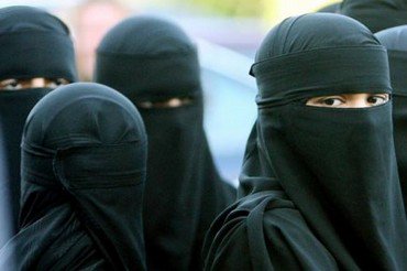 ZaZatoustra's tweet photo. 💅🏻Femmes,prenez les voiles:dévoilez-vous!La pudeur"n'est pas un de bout de tissu!👅#JourneeDeLaFemme #journeedesdroitsdesfemmes #Daech #hijab #AlQaeda #IslamicState #Daesh #EI #AQ #ISIS #djihadistes #StopDjihadistes #djihad #FuckDaesh #niqab #burka #DaeshFan #ISISlam #Salafism https://t.co/xBirOacRPf