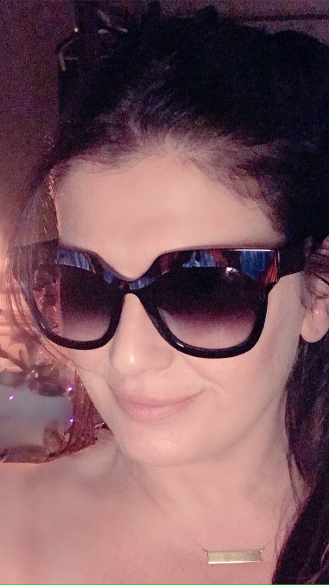 THANKYOU <a href="/laurabailey_uk/">Laura Bailey</a> 💙 instant glamour even  without makeup in my new <a href="/ZANZANEYEWEAR/">ZANZAN</a> I Love them 💋😎