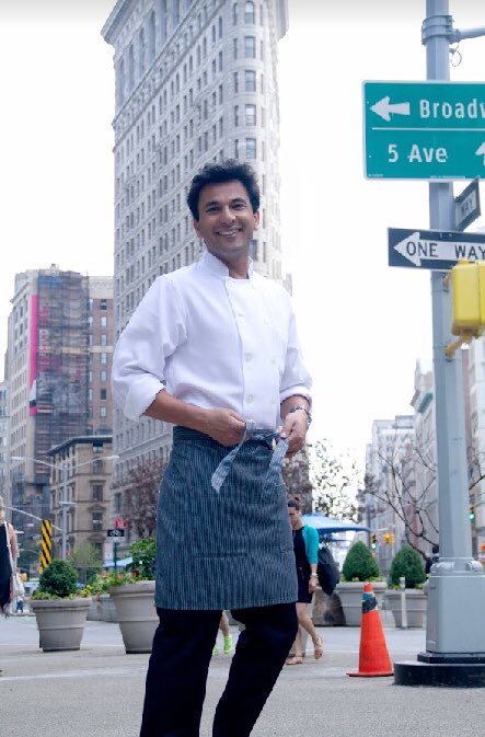 TheVikasKhanna's tweet photo. From Manhattan To Mumbai! Excited to #ExperienceAxis on stage with @axisbank and share my love for street food from around the world! https://t.co/bZWggYQ2WY