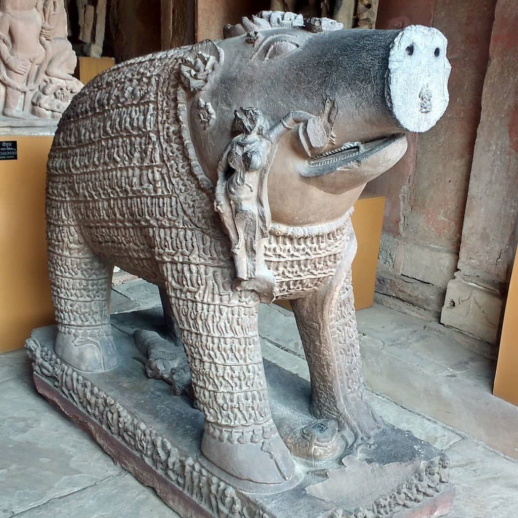 KP_OnTheGo's tweet photo. Varaha with the Earth. A sculpture from the 9/10 century kept at the Gujri Mahal museum in Gwalior Fort.
.
Read more about the museum and fort here: https://t.co/I0hqL7kXtI
.
#gwalior #museum #fort #sculptures #vishnu #dashavatar #varaha #art #madhyapradesh #mptdc #mptouris… https://t.co/0ltALKbdKn