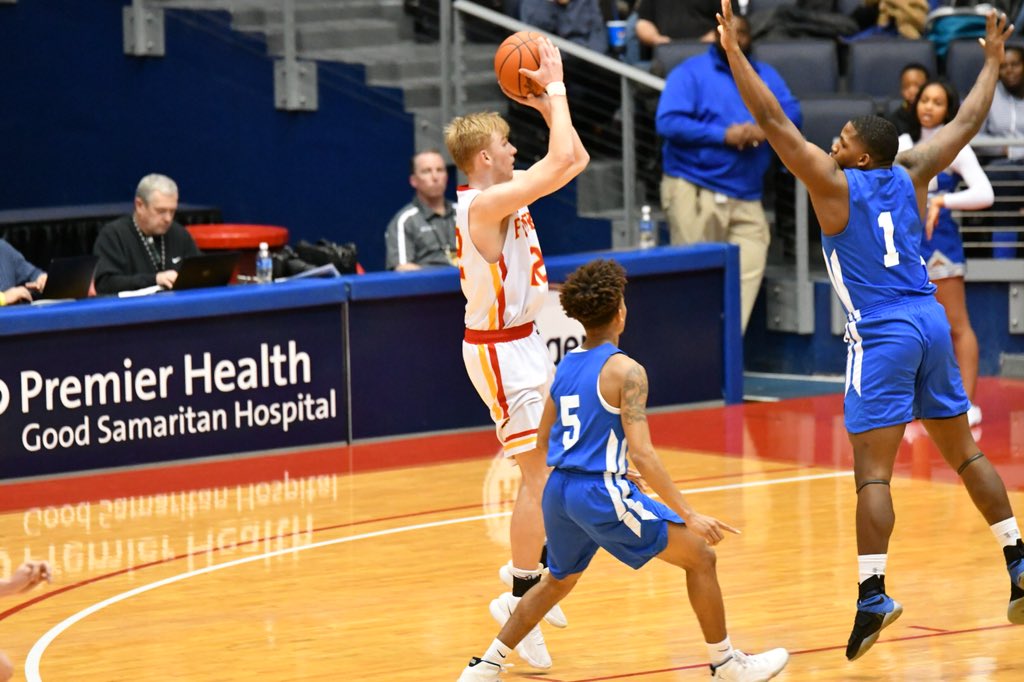 fenwicksports's tweet image. OHSAA Sectional Final Halftime Score: Fenwick and Dunbar tied at 18 @fenwicksports @TheFenwickFlock @gclcoedsports