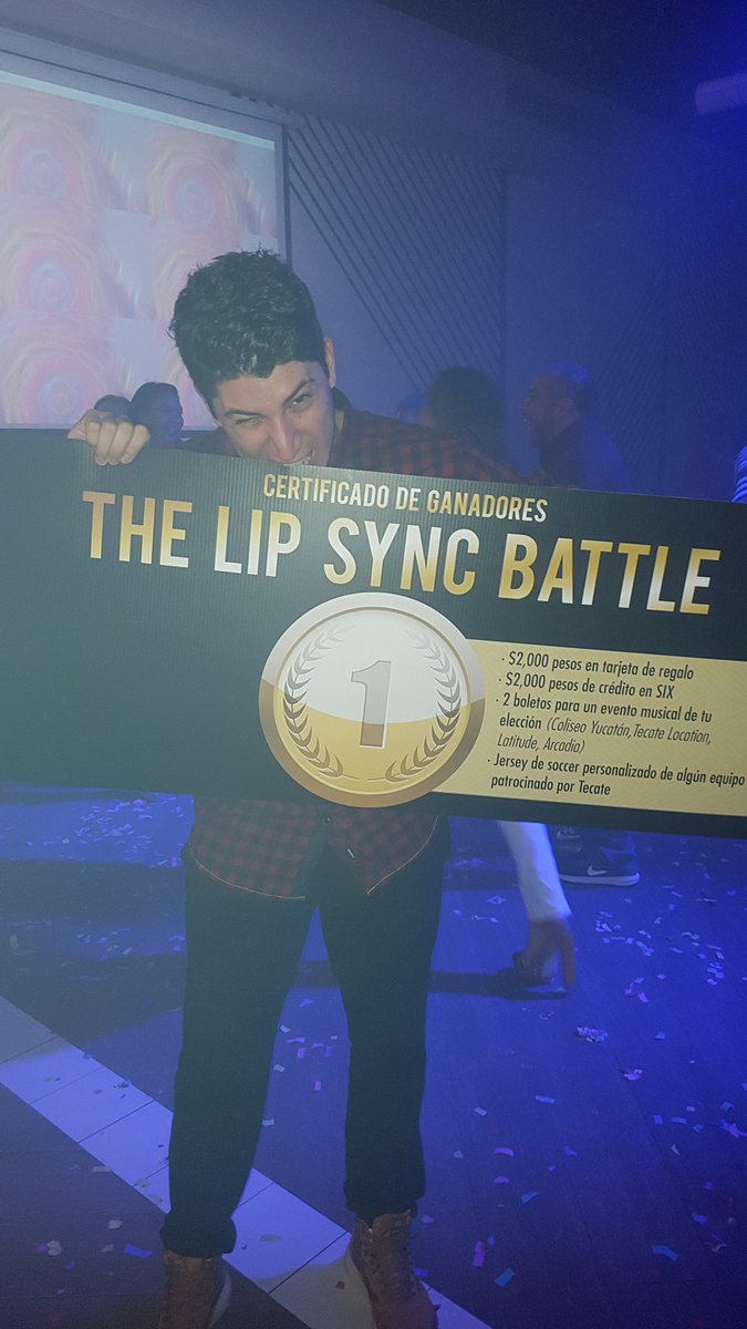 eltirado's tweet photo. #LipSyncBattle jajay https://t.co/ivanztsxYG