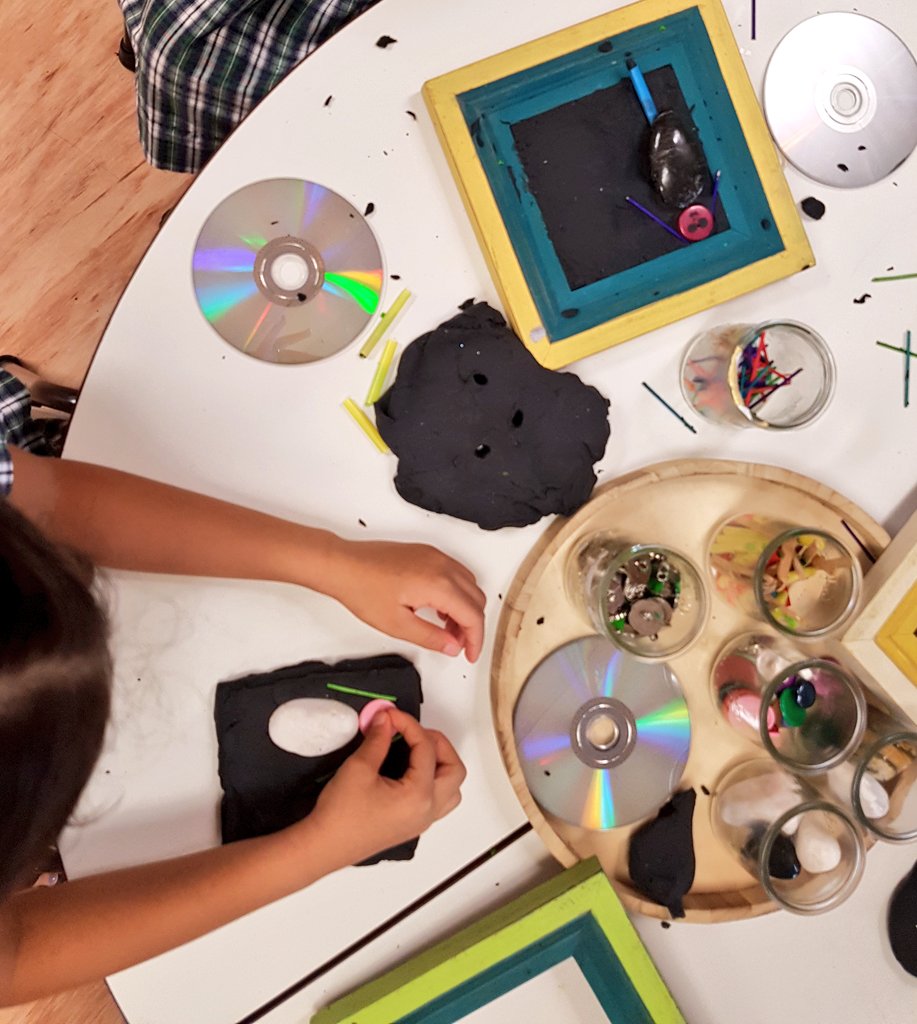 EYideas1's tweet photo. Transient playdough art happening today! @TanglinTrust @Reception_TTS #EYtalking #curiosity #learning https://t.co/AMy0eTHevS