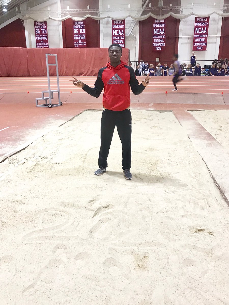 ShonSportsSSC's tweet photo. I told my long jump indoor Mic Champ that for every victory we’re writing his winning mark in the sand for now on. Saturday he jumped 21-4 tonight at IU he won with a jump of 22-3! Not to mention that he’s only a sophomore #FlightSquad #PrideOfTheEastside https://t.co/RJiA8U635i
