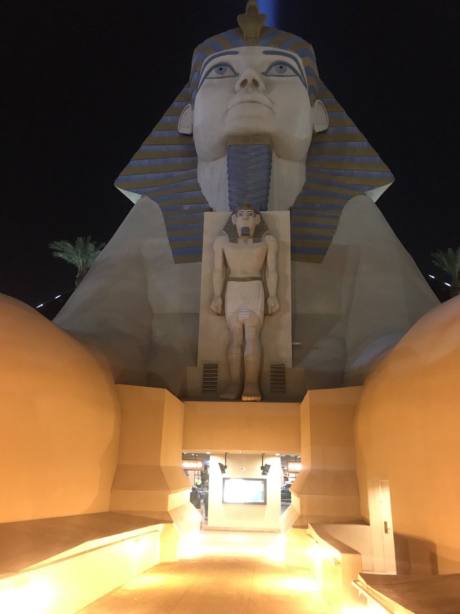 AprilMeansBiz's tweet photo. Took the tram from the Fountain Room back to the Luxor and was greeted by this amazing entrance back into the property. #GLIRT18 https://t.co/enKUZtftGW