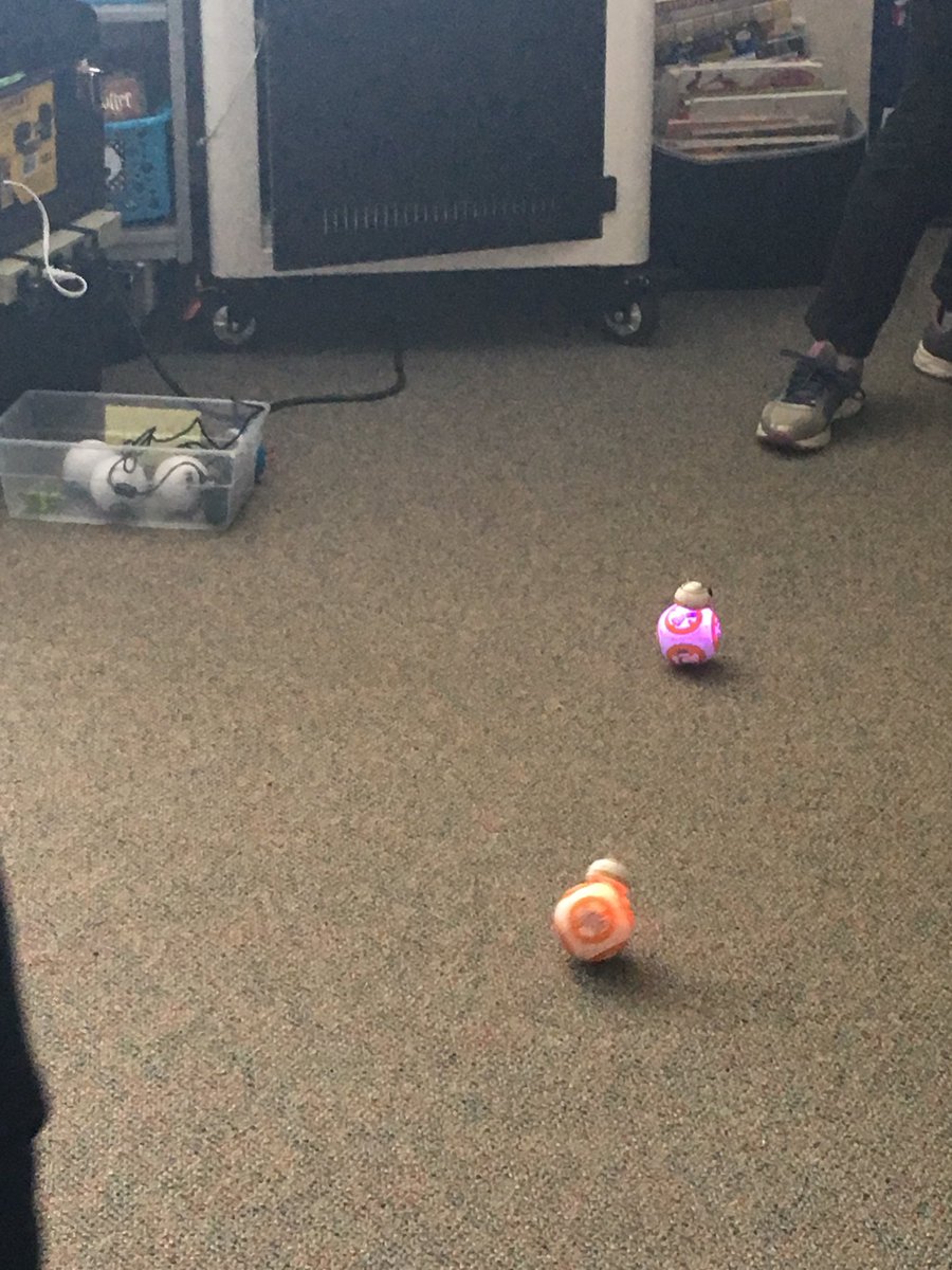 Byrne_VPS's tweet photo. The @vpsitf team had so much fun collaborating during the Hour of Creations @ Fruit Valley & Ike today. Sts & teachers using the 4Cs to explore @Sphero, @DoInkTweets green screen & iMotion. #hourofcreation #vpsipad #VPSSuccess @MrFechter https://t.co/BAdkOFV6xm