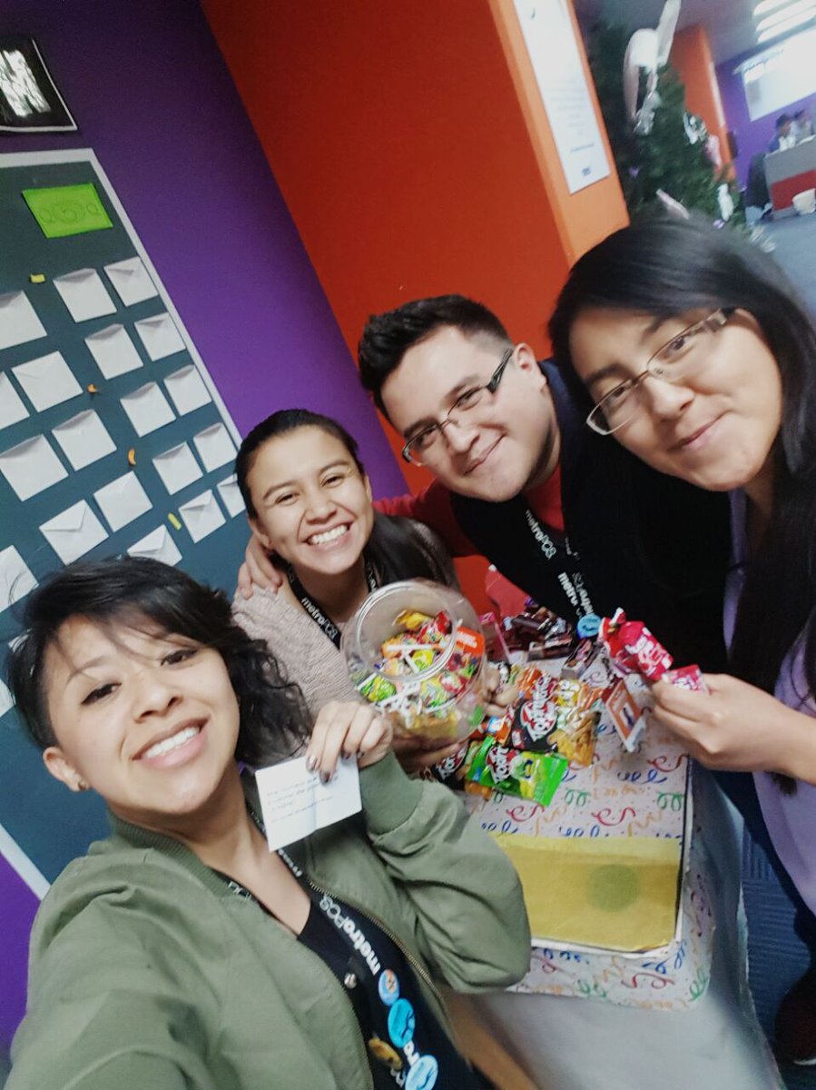 PastelitoTeam's tweet photo. Brenda did a great job providing the correc answer on a #QABooth an she got what she loves the most, CANDIES  #pastelitosTeam @TeamDexGuate @PurpleSquadGT @Bro_Colis @Bumblebees2018 @AngieD1101 @Josie_MPCS @Greg_MPCS https://t.co/hBaep4OTk2
