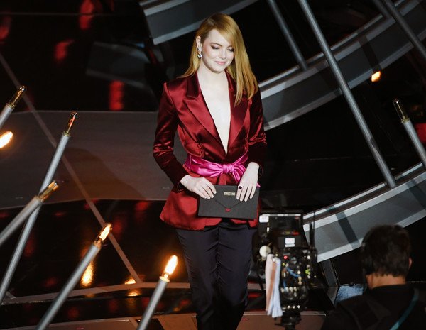 March 4 - Emma Stone 90th Annual Academy - show emmastonedailyfans.blogspot.pe/2018/03/emma-s…
