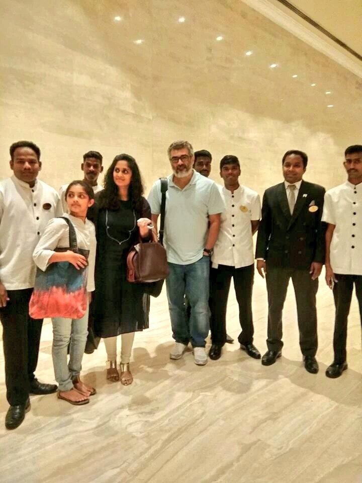 GuruAjith1's tweet photo. Latest Picture Of #Thala_Ajith_ShaliniAjith_AnoushkaAjith https://t.co/5JlibZMCfM