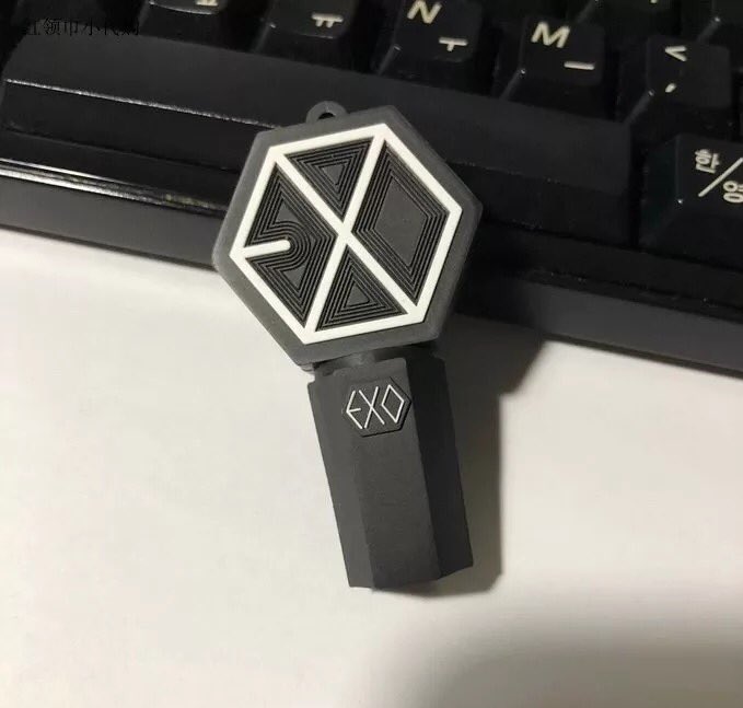 mc0n's tweet photo. เห็นอะไรแบบนี้เป็นได้ซะที่ไหนล่ะ ลั่นตลอด น่าจะทำสีขาวด้วย😉

#BestFanArmy #EXOL #iHeartAwards @weareoneEXO https://t.co/Zm7oA0De49