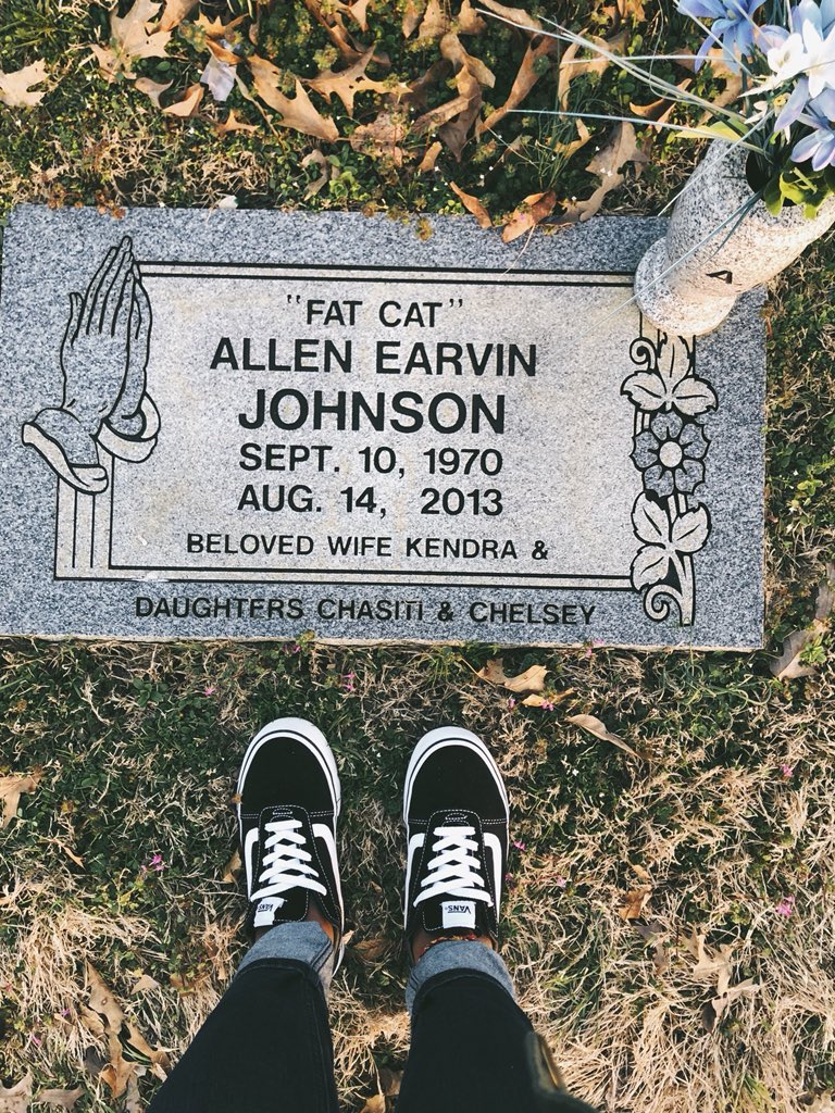 Chelly_Chelly13's tweet photo. Greatest part of my vacation was getting to visit my dad. I miss you so much words can not explain. Rest easy💙😇 https://t.co/F756PBfbqI