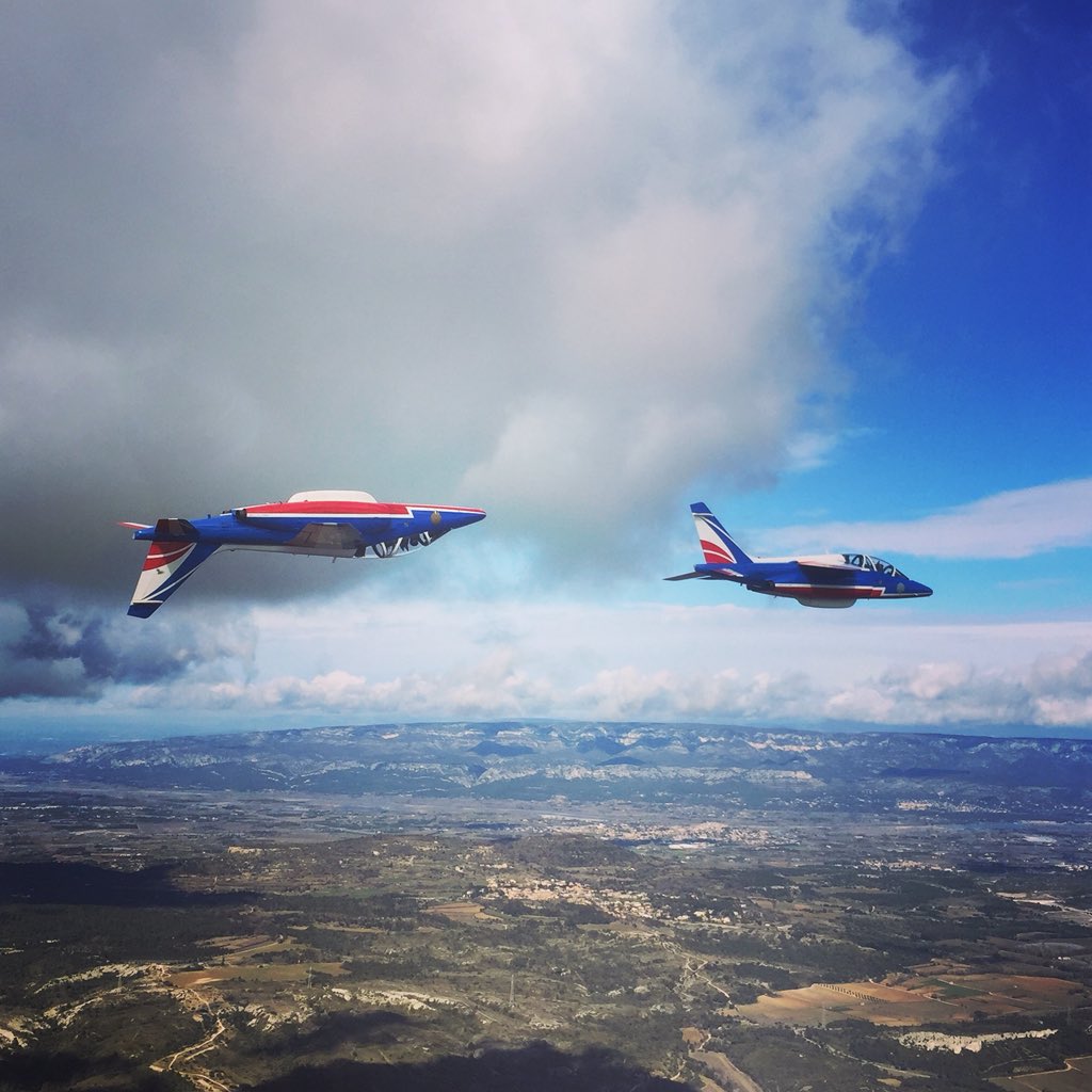 PAFofficiel's tweet photo. Avec les mises dos, les #Athos désormais conduits par le Lcl Gauthier Dewas répètent une phase importante de leur programme.
Celles-ci sont intégrées dans la partie dynamique de la démonstration appelée "synchronisation". https://t.co/Hmaj3ogn5s