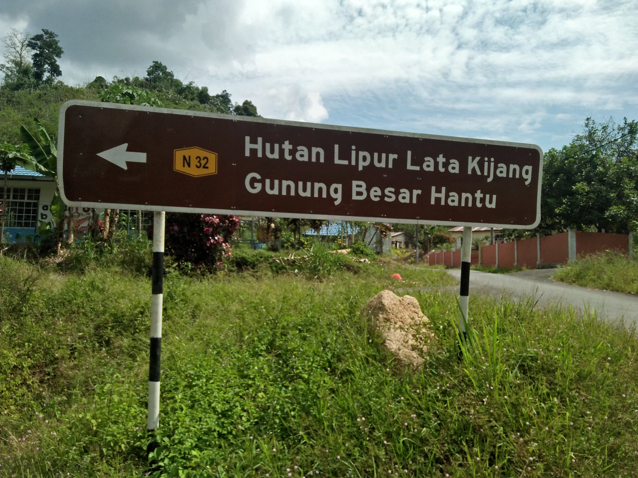 55+ Wallpaper Hantu Besar Gratis Terbaik