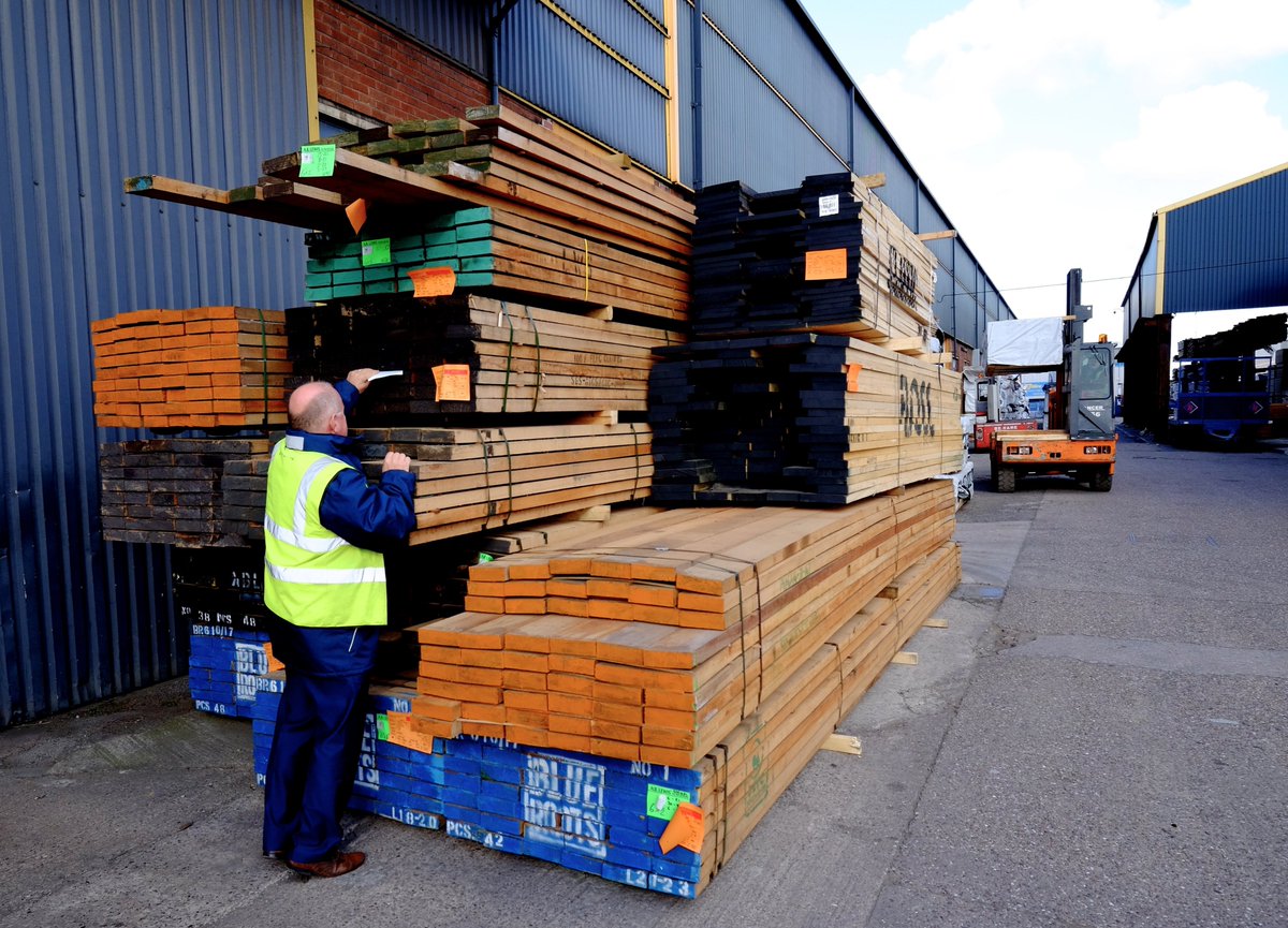 iitimbermcr's tweet photo. Keruing generally compares with teak in most strength categories,but it is a little stiffer &amp; about 40 per cent more resistant to shock load.
.
.
Read More: https://t.co/wm48nZ1BNb
.
#Keruing #hardwood #softwood #timber #merchants #heartwood #machining #iitimber #ThursdayThoughts https://t.co/8kHKMUi8c6
