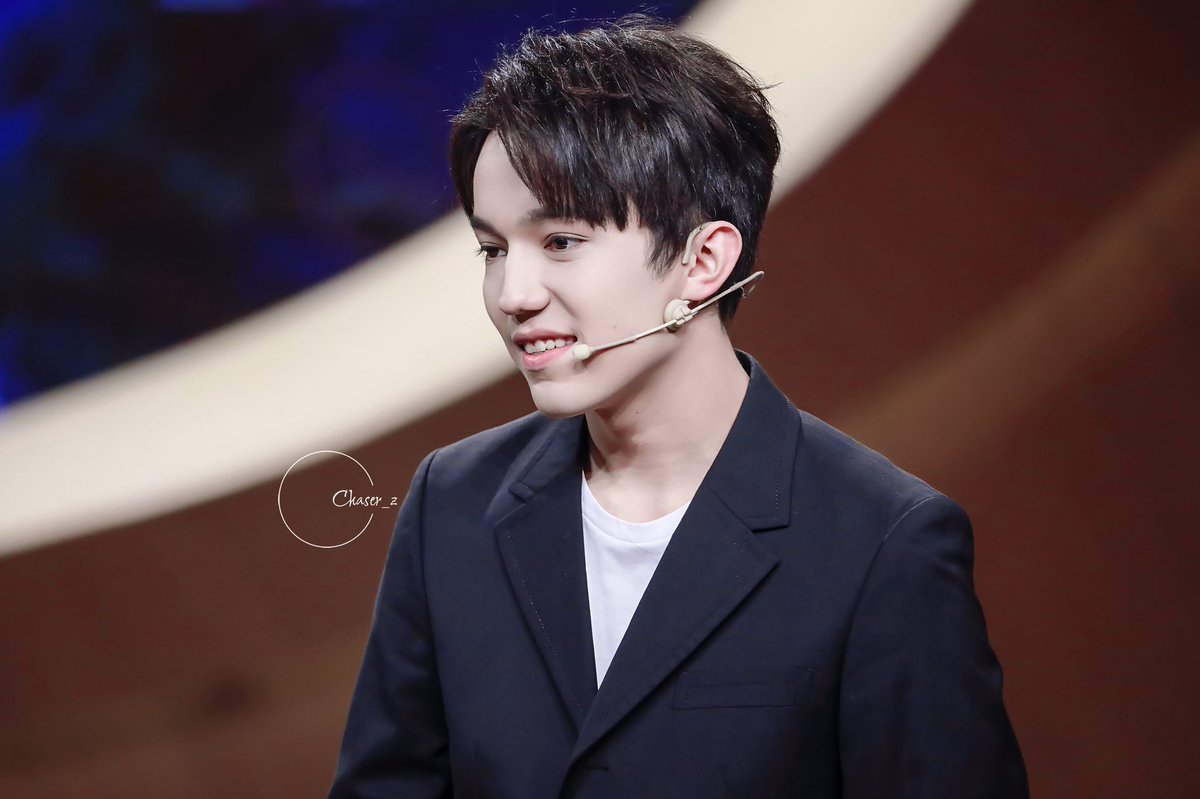 Dimash_Chaser's tweet photo. ^ ^
#Dimash #DimashKudaibergen 
#HappyWomensDay https://t.co/MSuroTIIOj