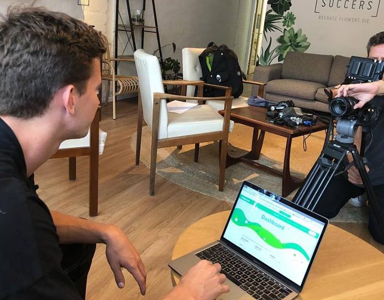 SodaInvest's tweet photo. #BehindTheScenes from todays interview and product demo with James from @teamcoinstart, full video coming soon! #SodaInvest #Coinstart https://t.co/8DTeAju0mb