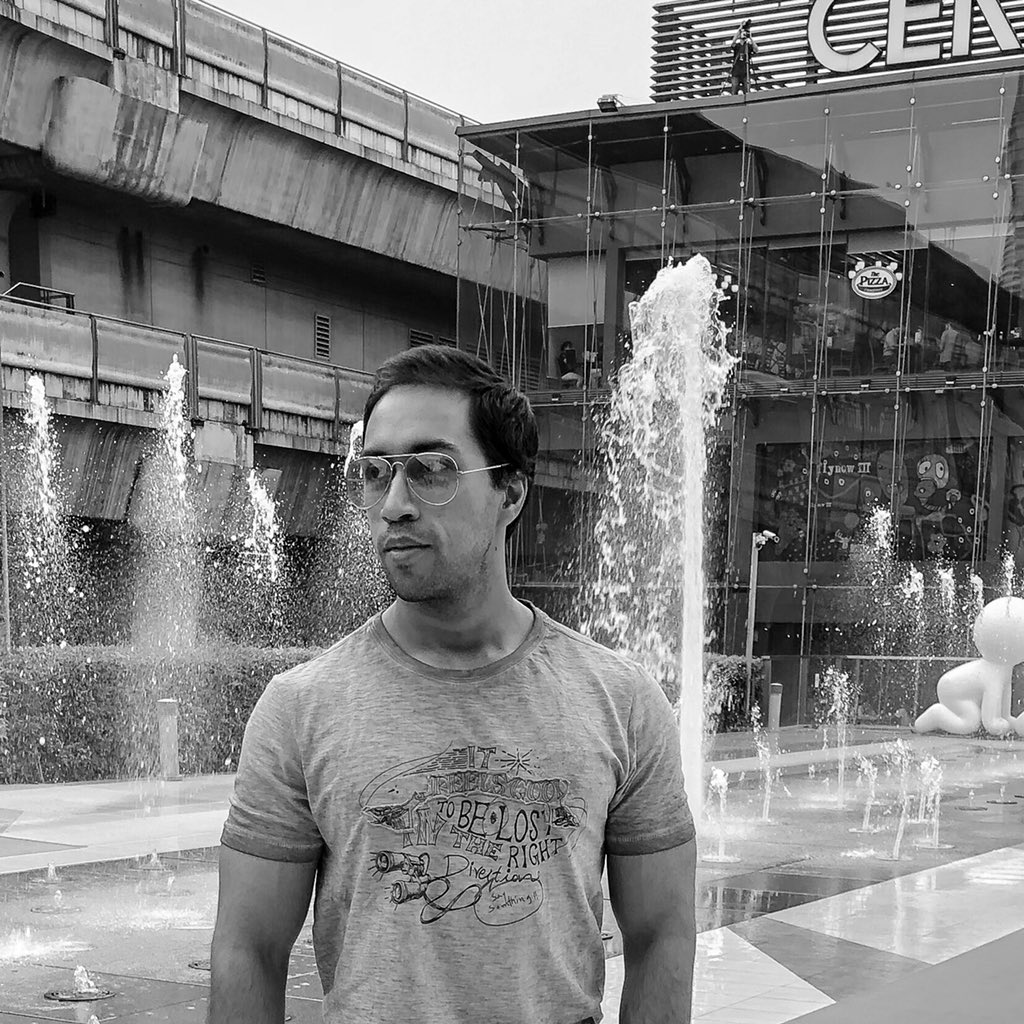 deejaydev's tweet photo. Off for a little stroll 🚶♂️
#bangkok #traveldiaries #djdev #travelblog https://t.co/1cXsUeN6eQ