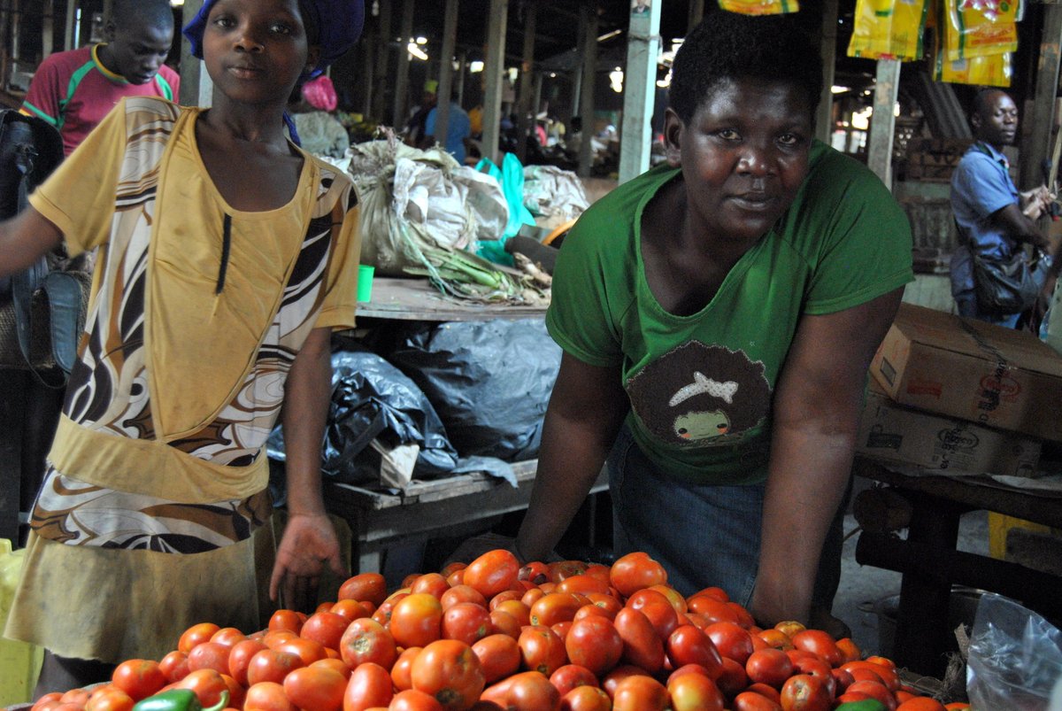 acfode's tweet photo. She started working in this market as a young girl.She has grown up and has had her three children as a market vendor. Her story is of struggle and persistence every day to make it work for her & her daughters.
#HappyWomensDay to our #communitywomen. https://t.co/M5u4hTZGWZ