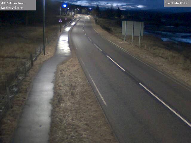 Road temps lagging behind air temps this morning, so risk of ice in places.  Continuing occasional wintry showers and could be icy overnight.  Nice to see light in the eastern sky on the Achnasheen camera at 06.00 this morning.