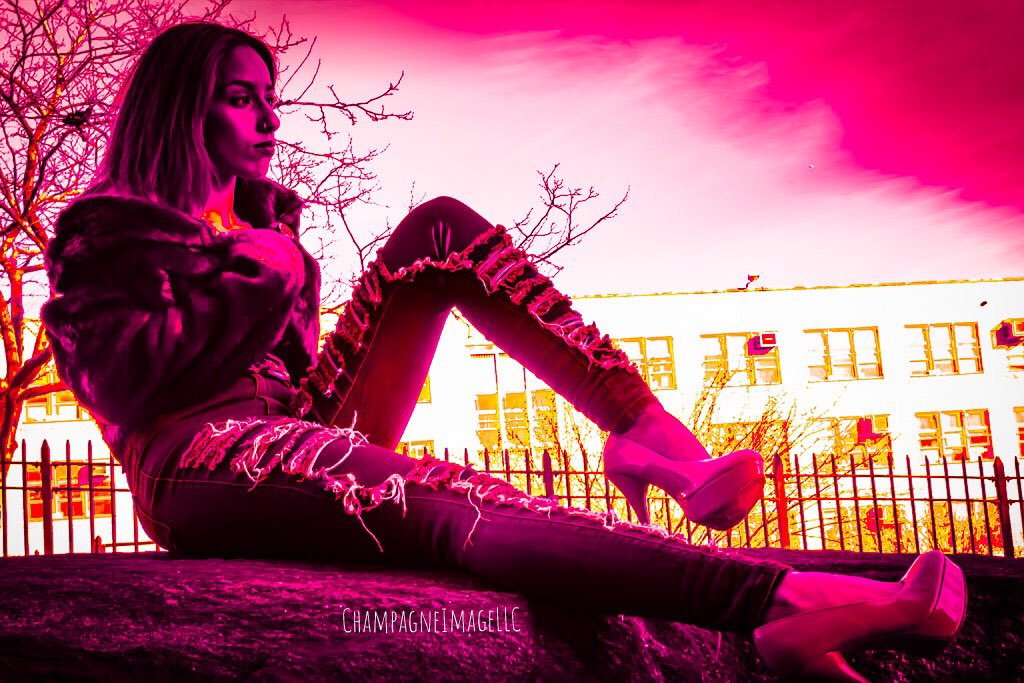 SWERVEyCHAMp's tweet photo. Ms @d.blessed21 The Bronx model queen #Rcpicsny #bronxmodel #Bronx #bronxphotographer #bronxmua #model #Nycmodels #nyc #newyorkcity #photooftheday #Bronx2018 #Champagneimagellc #modelblog #fur #livelife #photoshoot #photographer #photogenic #modeling #modelingagency #modelife https://t.co/Dm5yOdt4F5
