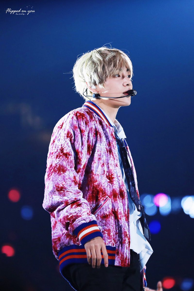 taehyungpics's tweet photo. 171202 © FLIPPED ON YOU https://t.co/h74GQ3esEs