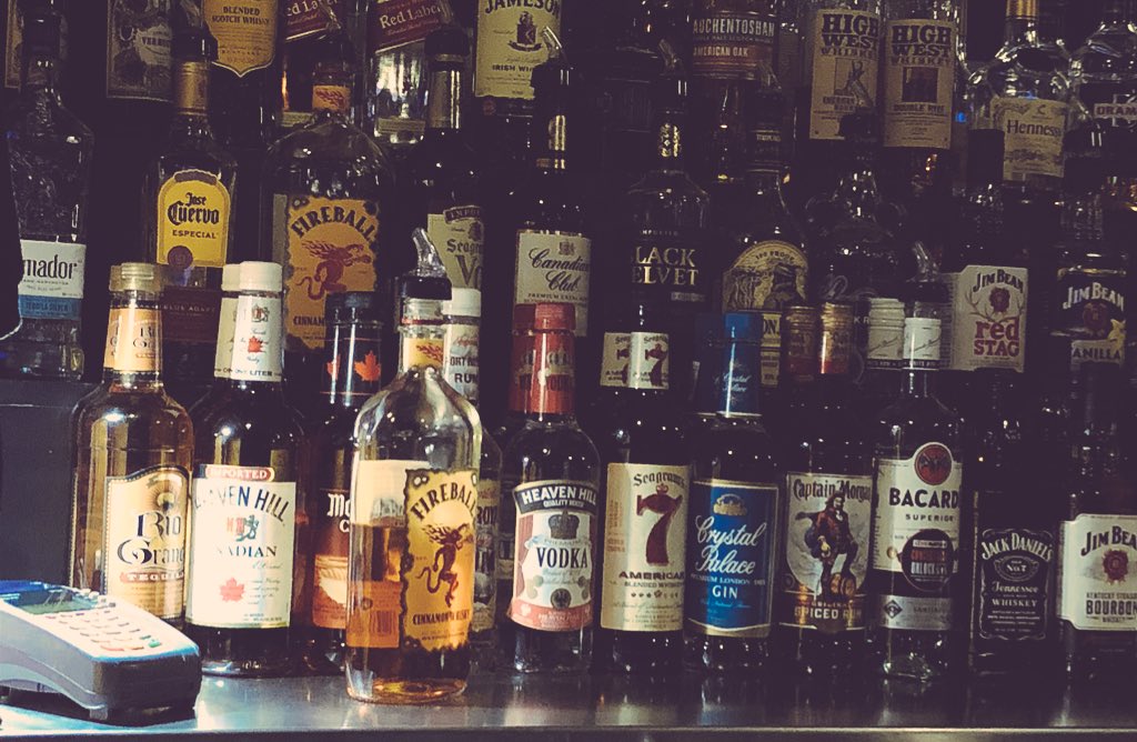 jeremiahcosner's tweet photo. Ever wondered what the back bar was thinking looking back at you...? 🤔🔥🥃🤯#WhiskyWednesday #DiveBars #BarThoughts @RivalRio @Laurenann1413 @_RonnieLugo @theycallmejameo @ZandruhMixes @WhiskyTangoFire @AudreyKingsbery @SeriouslyLauraK @CareyAnnGray @AnneMenkhaus @FireballAlex https://t.co/lOqbOfb9is