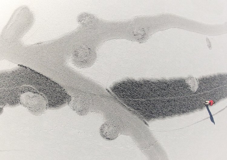 Elec_Universe's tweet photo. Not a Starry Night, Not a #CropCircle, and Not Exactly an #IceCircle: photo taken with a kite, shows both #hoarfrost and some odd patterns in the ice covering #SebagoLake #Maine https://t.co/5snWNgguen https://t.co/RUO8nh943N