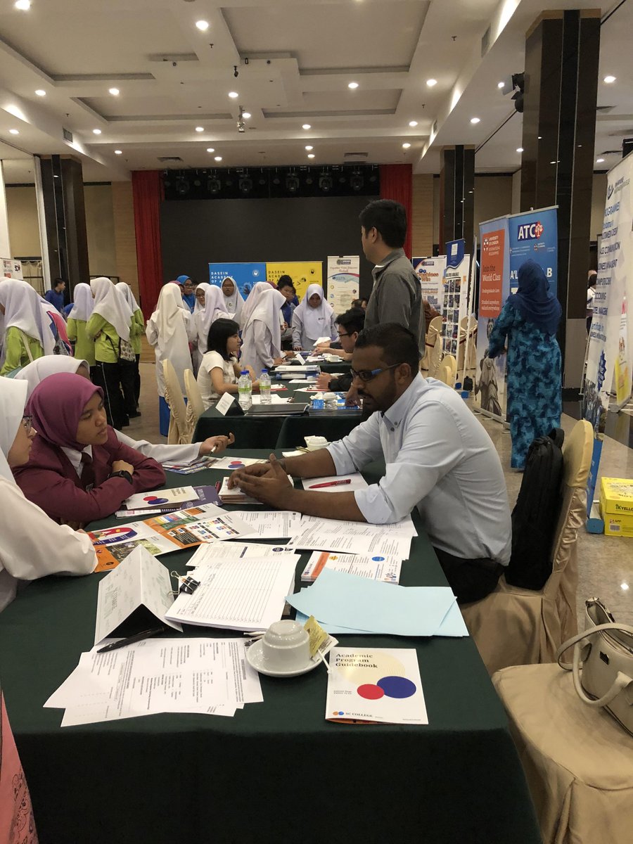 SC_AlorSetar's tweet photo. Throwback to Edu Fair at Star City Hotel on 6th March. We have another round of Education Fair at 16th March 2018, in Star City Hotel too. Drop by at our booth, we will deliver all the info about our Diploma in Accounting &amp; Finance (Pearson LCCI International Qualifications) https://t.co/GScBi3oXC3