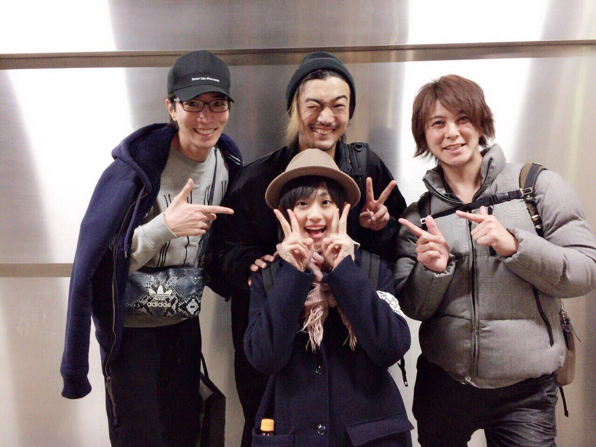 石井由多加 در توییتر 人狼tlptxドラゴンクエストx 開幕してます 早速熱い闘い繰り広げられてる 劇場を出たらルイトがいた 北千住の近くにいたらしく 待っててくれた なんて可愛いのだろう 声変わりしてた 私服に僧侶の帽子の人が 二人並ぶとウケる 今日も19時