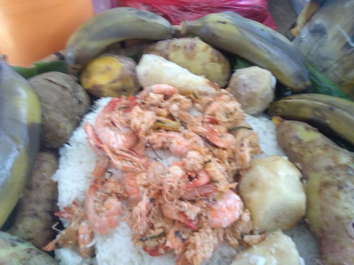 MpacioP's tweet photo. Binaton Bagobo-Tagabawa Farmers Livelihood Association celebrate #IWD2018 by showcasing their indigenous foods!
@acdivoca #MinPACT Project
@gender_jenn @lmbevi 
#AV4Gender 
#PressforProgress 
@USDA https://t.co/FQHJlV3mM2