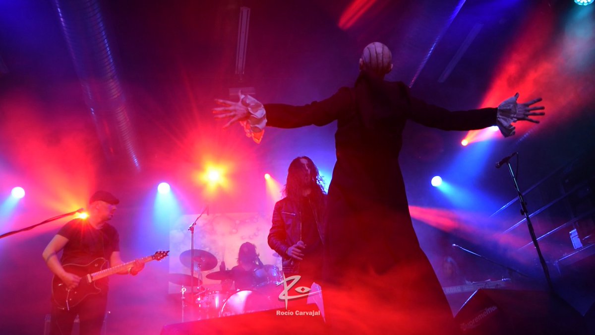 EsquirlasDMetal's tweet photo. Ya tenemos el 👨‍🏭🔥 soplete del concierto de #CrazyZombie #StrangeLullaby y @SickOver en Sevilla el pasado 24/03/18. Noche zombificada fue, nos cuenta @JavierFajardo10. @IviKrajiceK @RocioCarvajalS https://t.co/mSXINNoXrU