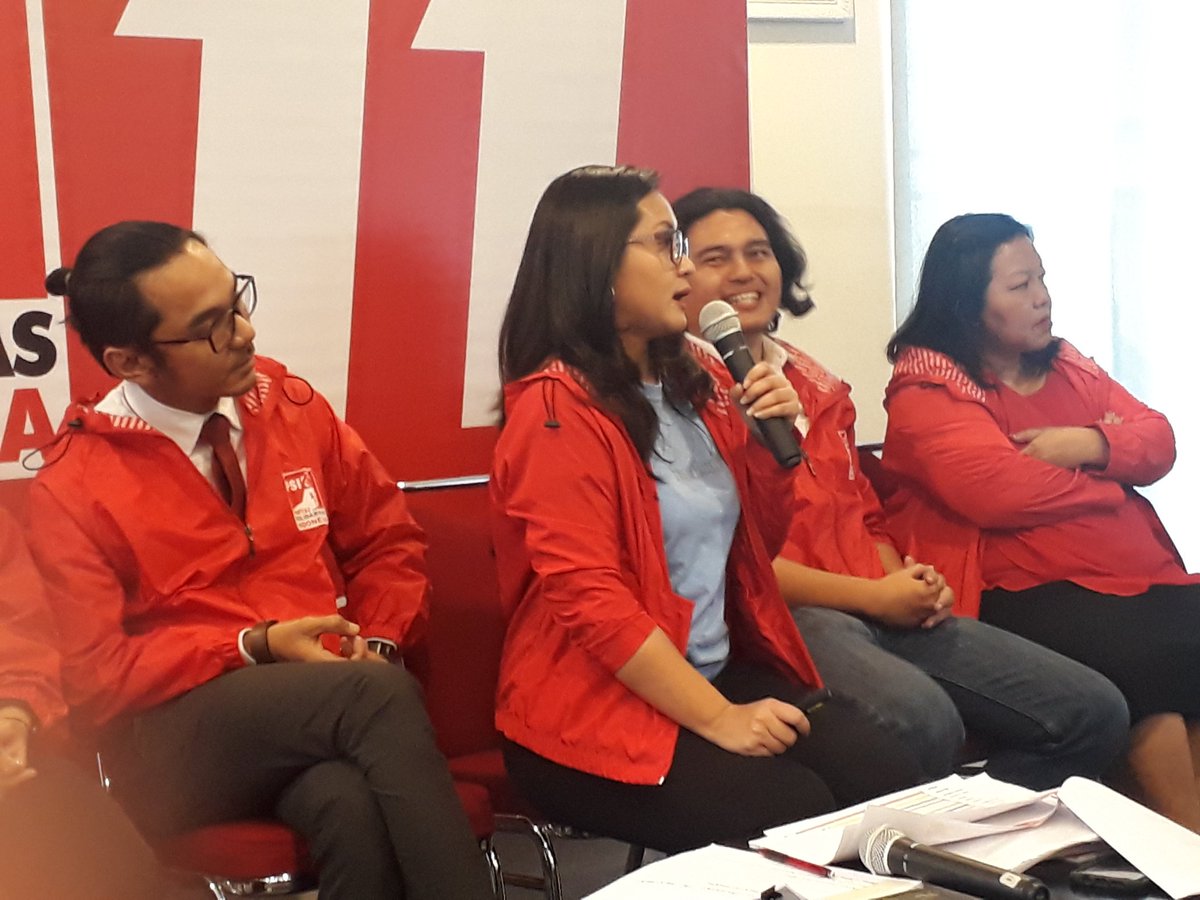 psi_id's tweet photo. Keterwakilan perempuan di kursi legislatif masih sangat minim. Kebijakan mengenai perempuan akhirnya diputuskan oleh orang yg tidak mengerti kebutuhan perempuan #InternationalWomensDay #SolidarityLecture https://t.co/DGBTt9GK6o