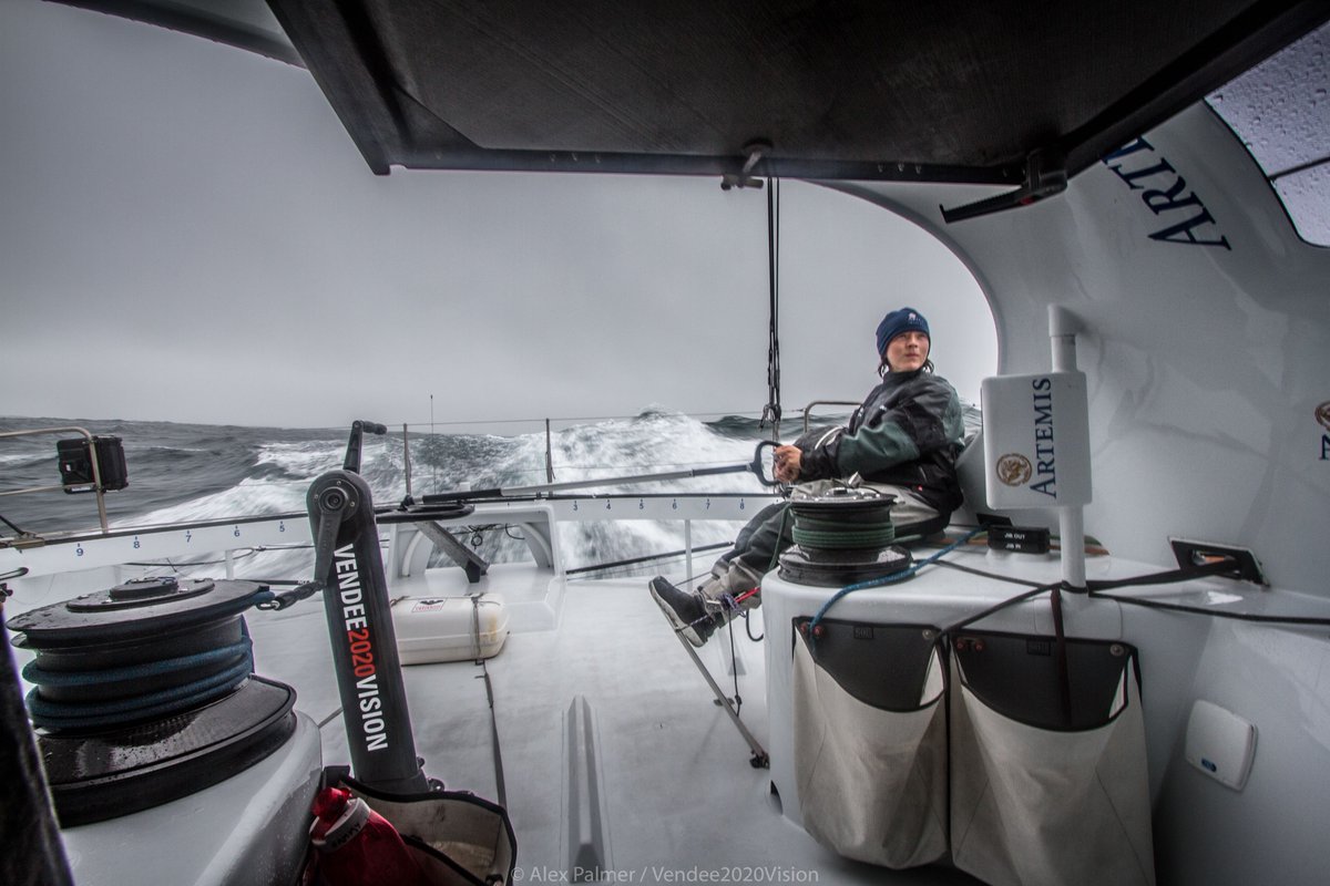 Last edition of the <a href="/VendeeGlobe/">Vendée Globe</a> had no female skippers on the start line. It was the first time in 20 years. In 2020 <a href="/samanthadavies/">Sam Davies</a> will be there. 👍 We are working with other aspiring offshore sailors, that also could be there.  #InternationalWomensDay <a href="/LizzyRacing/">Lizzy</a>