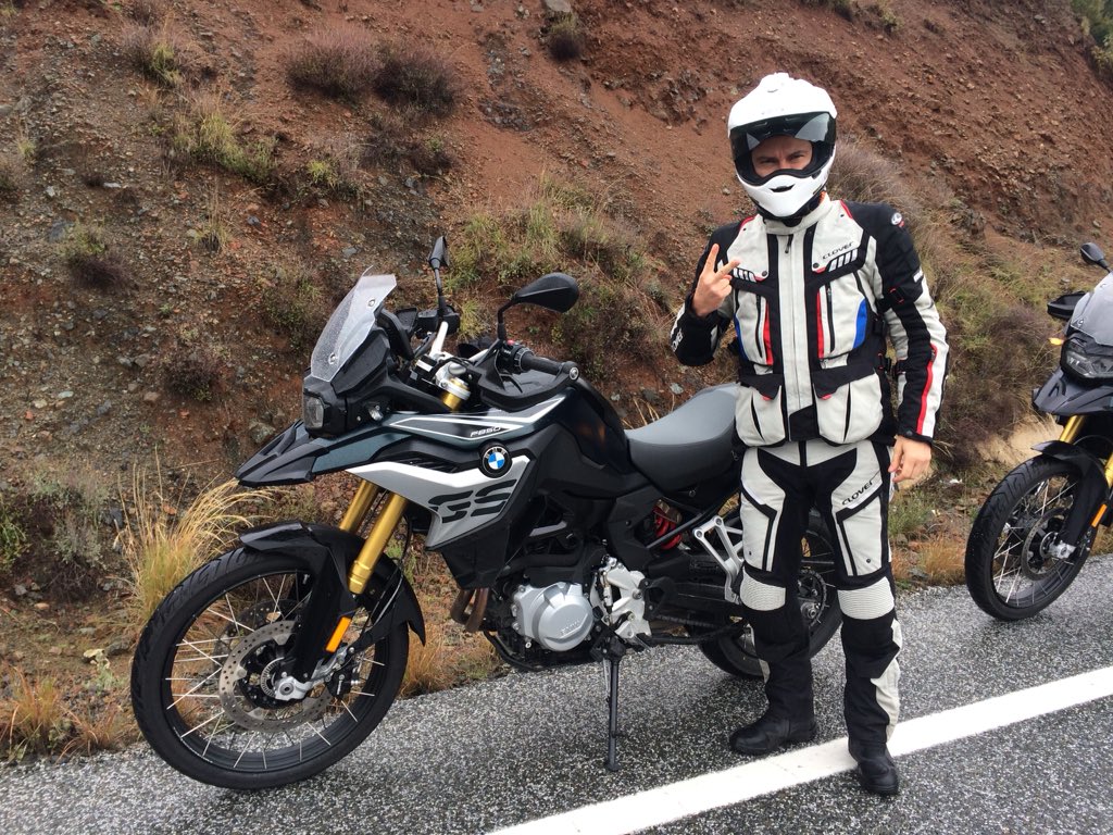 jimcf3's tweet photo. La oficina del día... @bmwmotorradesp #F850GS ✌🏼🔝 https://t.co/VbtbOXUBw0