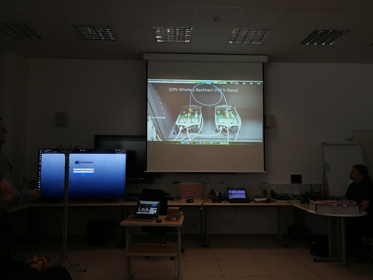 Presenting the #SDN wireless P2P link at <a href="/charisma5G/">CHARISMA project</a> final review