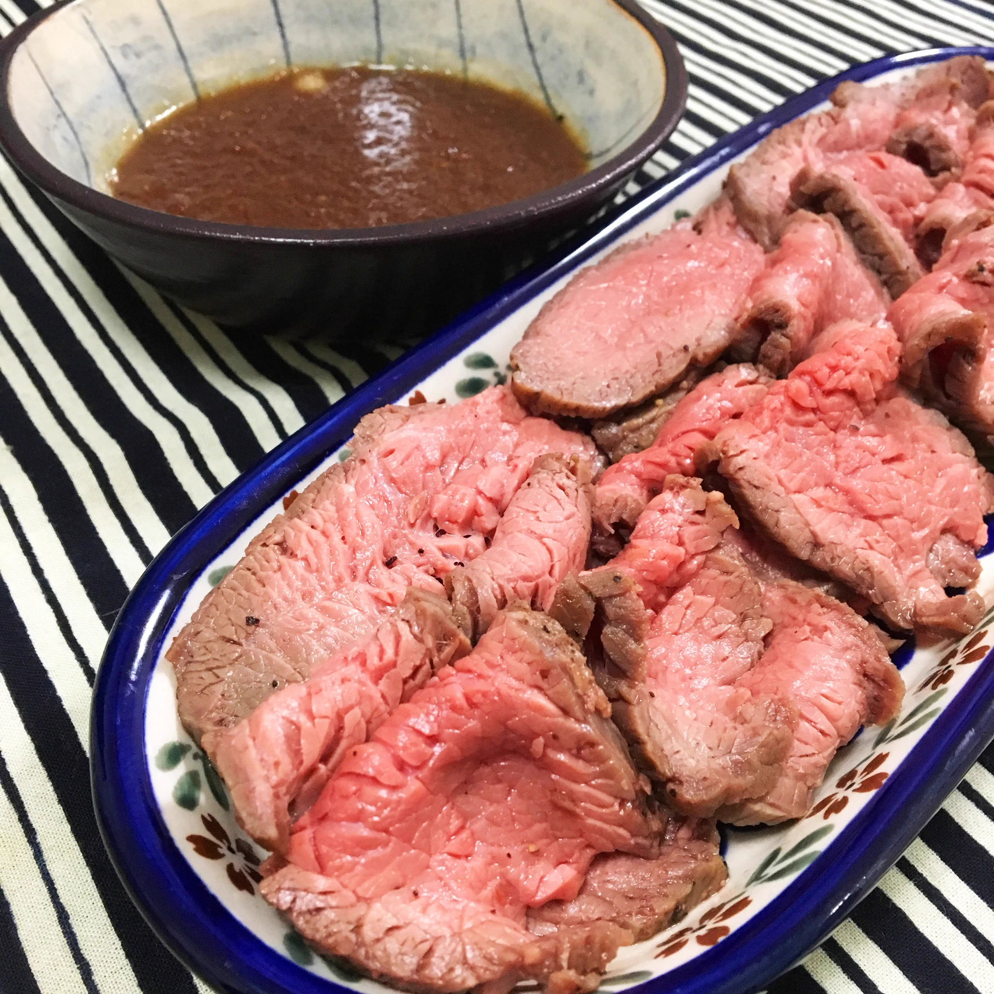 時短で本格レシピ！！　誰でもお家で簡単にローストビーフが作れちゃうぞ！！